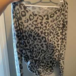 Oversized off the shoulder sweatshirt in cheetah